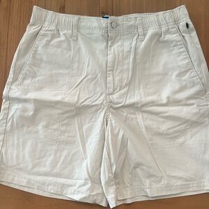 Old Navy, NWOT, never worn, stone color shorts, men’s Medium, 7” inseam